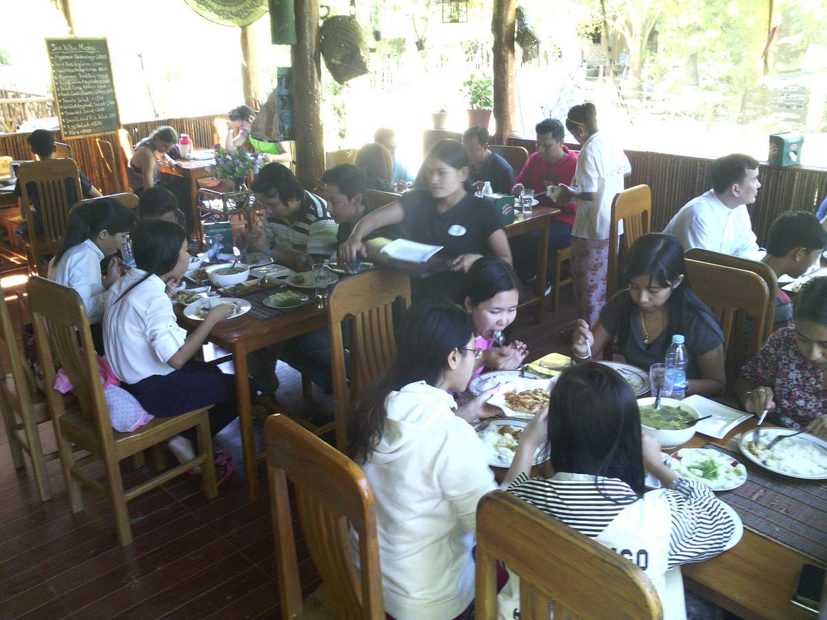 Soe Ko Ko Beach House & Restaurant Ngwesaung Exteriör bild