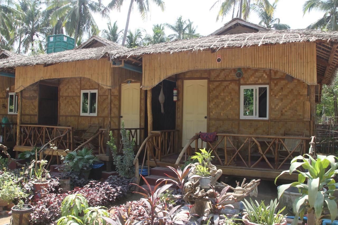 Soe Ko Ko Beach House & Restaurant Ngwesaung Exteriör bild