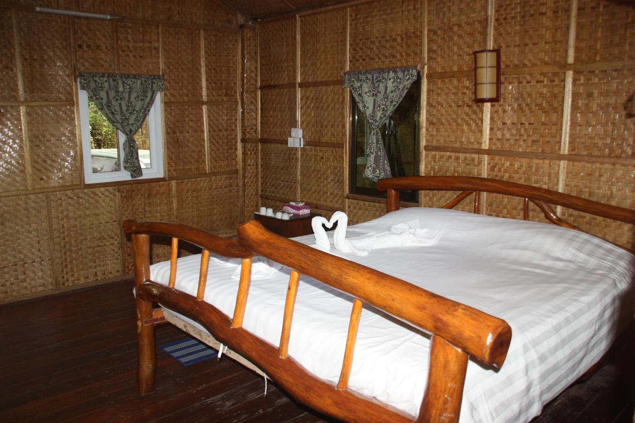 Soe Ko Ko Beach House & Restaurant Ngwesaung Exteriör bild